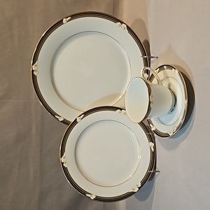 New Noritake Ellington 3691 Four Piece Place Setting